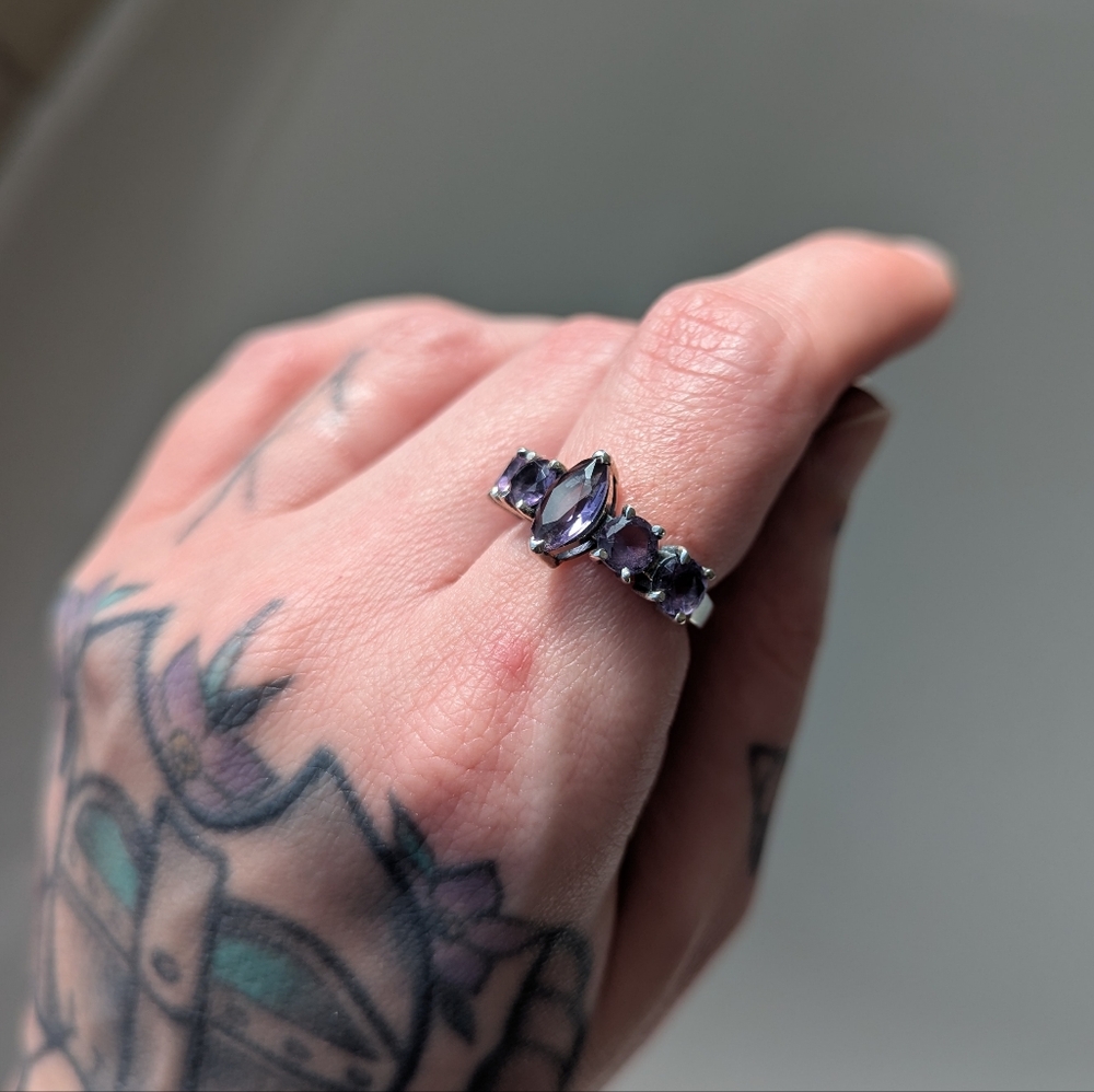 Amethyst sterling silver 925 ring size 6.5 to 7